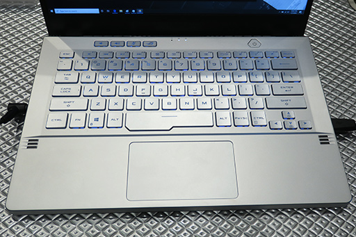 画像ギャラリー No.009のサムネイル画像 / Ryzen 4000搭載ゲーマー向けノートPCに本気を見せるASUS。重量約1.7kgの「Zephyrus G14」など魅力の新型ノートPCをチェックしよう