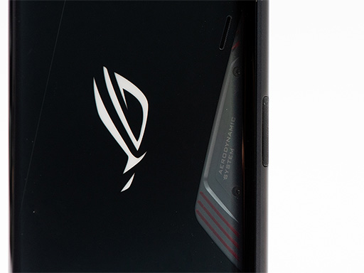 画像ギャラリー No.011のサムネイル画像 / 5G対応ゲーマー向けスマホ「ROG Phone 3」が発表。Snapdragon 865 Plusと144Hz表示対応有機ELパネルでスペック一新