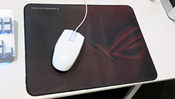 画像ギャラリー No.008のサムネイル画像 / ［TGS 2021］ASUSブースで激レアなガンダムコラボ自作ゲームPCや個性的なゲーマー向け周辺機器に触れてみた