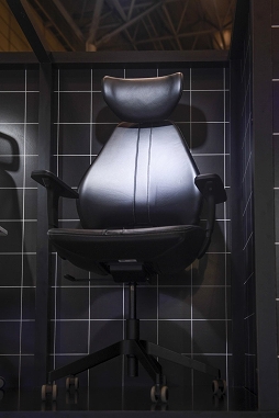 画像ギャラリー No.010のサムネイル画像 / ［TGS 2021］家具メーカーのIKEAがゲーマー向け家具を展示。新製品の電動昇降機能付きデスクや，落ち着いたデザインのチェアも