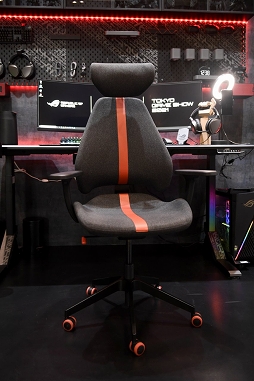 画像ギャラリー No.011のサムネイル画像 / ［TGS 2021］家具メーカーのIKEAがゲーマー向け家具を展示。新製品の電動昇降機能付きデスクや，落ち着いたデザインのチェアも