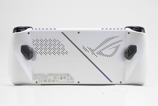 画像ギャラリー No.024のサムネイル画像 / 「ROG ALLY」の実機をチェック。携帯型ゲームPC市場に殴り込んだASUSの隠し球の実力は?