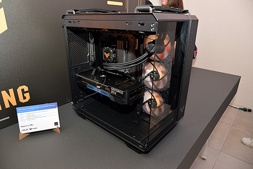 画像ギャラリー No.009のサムネイル画像 / 新型キースイッチを採用した“96％”キーボードや「ケーブルが見えないPC」などユニークな製品をASUSが披露
