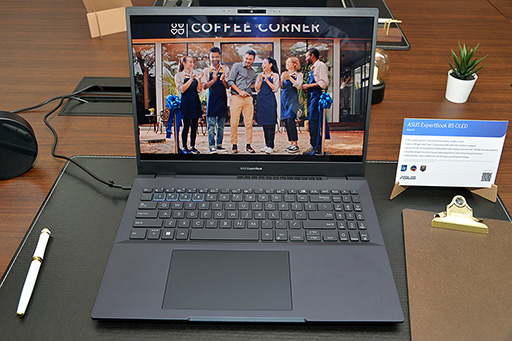 画像ギャラリー No.013のサムネイル画像 / 新型キースイッチを採用した“96％”キーボードや「ケーブルが見えないPC」などユニークな製品をASUSが披露