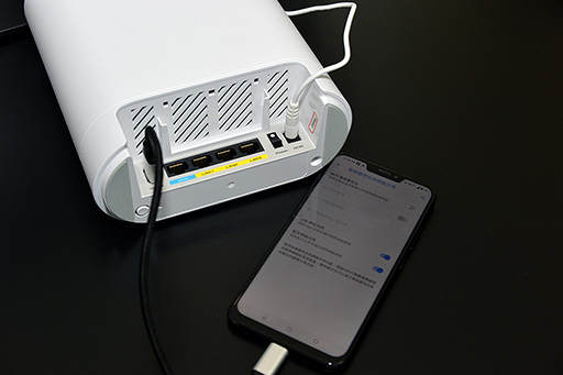 画像ギャラリー No.015のサムネイル画像 / 新型キースイッチを採用した“96％”キーボードや「ケーブルが見えないPC」などユニークな製品をASUSが披露