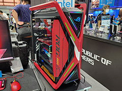 ［TGS2023］ASUSブースにエヴァ2号機とアスカが襲来！　話題のROG×エヴァンゲリオンコラボ第2弾を見逃すな