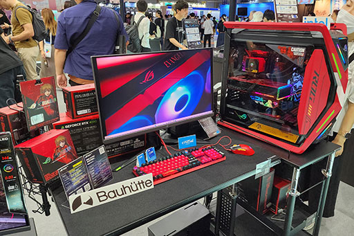画像ギャラリー No.002のサムネイル画像 / ［TGS2023］ASUSブースにエヴァ2号機とアスカが襲来！　話題のROG×エヴァンゲリオンコラボ第2弾を見逃すな