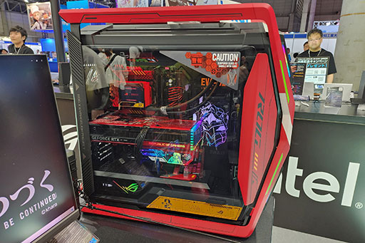 画像ギャラリー No.006のサムネイル画像 / ［TGS2023］ASUSブースにエヴァ2号機とアスカが襲来！　話題のROG×エヴァンゲリオンコラボ第2弾を見逃すな