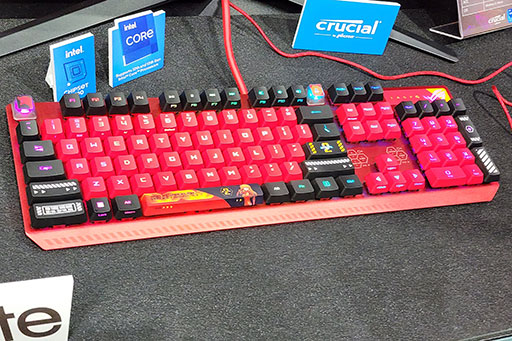 画像ギャラリー No.008のサムネイル画像 / ［TGS2023］ASUSブースにエヴァ2号機とアスカが襲来！　話題のROG×エヴァンゲリオンコラボ第2弾を見逃すな