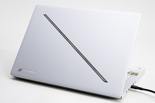画像ギャラリー No.011のサムネイル画像 / 重さ1.5kgになった薄型軽量ゲームノートPC「ROG Zephyrus G14」レビュー。持ち歩けてこの性能は魅力的だ