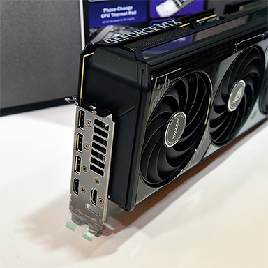 画像ギャラリー No.019のサムネイル画像 / GeForce RTX 50搭載のゲーマー向けPCとグラフィックスカードをASUSが公開。国内イベントでも披露の予定あり