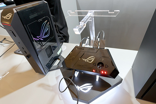 画像ギャラリー No.004のサムネイル画像 / ASUSのサングラス型ディスプレイ「ROG XREAL R1」を試す。究極のゲーマー向けディスプレイはサングラス型か?