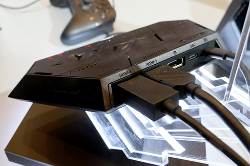 画像ギャラリー No.005のサムネイル画像 / ASUSのサングラス型ディスプレイ「ROG XREAL R1」を試す。究極のゲーマー向けディスプレイはサングラス型か?