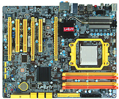 画像ギャラリー No.001のサムネイル画像 / 4-way CrossFireX対応。LANPartyの「AMD 790FX」マザーが登場