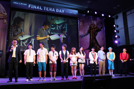 画像ギャラリー No.011のサムネイル画像 / 秋葉原がTERA一色に染まった「FINAL TERA DAY」の様子を,開発会社CEOへのミニインタビューとともに紹介