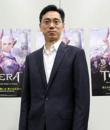 画像ギャラリー No.017のサムネイル画像 / 秋葉原がTERA一色に染まった「FINAL TERA DAY」の様子を,開発会社CEOへのミニインタビューとともに紹介