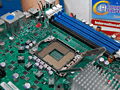［COMPUTEX 2008＃15］Nehalem対応の次世代チップセット「Tylersburg」。搭載マザーボード7枚が展示に