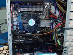 画像ギャラリー No.005のサムネイル画像 / ［COMPUTEX 2008＃15］Nehalem対応の次世代チップセット「Tylersburg」。搭載マザーボード7枚が展示に