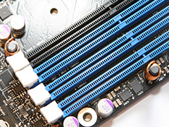 画像ギャラリー No.004のサムネイル画像 / Intel，「Core i7」対応のハイエンドX58マザーボード「Smackover」を公開