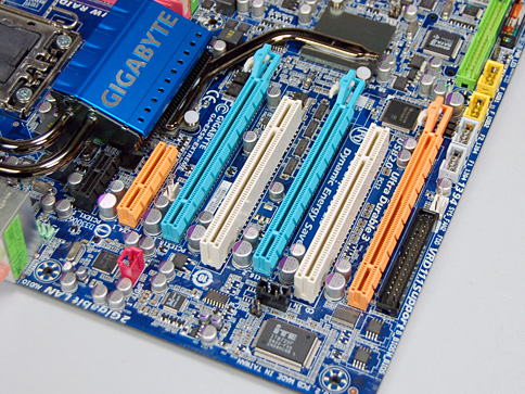 画像ギャラリー No.006のサムネイル画像 / GIGABYTEのゲーマー&OC向けマザー「GA-EX58-EXTREME」を写真で確認
