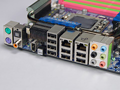画像ギャラリー No.024のサムネイル画像 / GIGABYTEのゲーマー&OC向けマザー「GA-EX58-EXTREME」を写真で確認