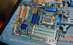画像ギャラリー No.006のサムネイル画像 / GIGABYTEがX58マザーボードの発表会を開催。2009年には2万円台の製品も