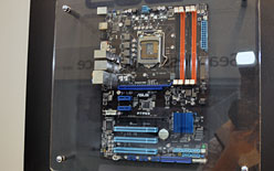 画像ギャラリー No.011のサムネイル画像 / ［COMPUTEX］ASUS，P55＆P57マザーボードを公開。SATA 3.0とUSB 3.0に両対応のX58マザーも