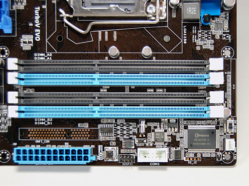 画像ギャラリー No.018のサムネイル画像 / ASUSの“次世代機”，P55マザーボード「P7P55D EVO」を写真で見る。ほぼ製品版？