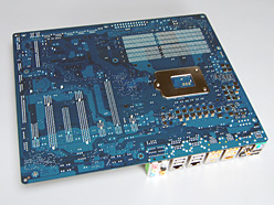 画像ギャラリー No.007のサムネイル画像 / GIGABYTEのP55マザー最高峰「GA-P55-UD6」,そのポイントをチェックする