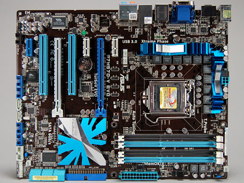 画像ギャラリー No.003のサムネイル画像 / ASUSのH57マザー「P7H57D-V EVO」実機写真レポート。手堅い作りのミドルハイクラスモデル