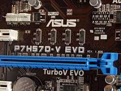 画像ギャラリー No.004のサムネイル画像 / ASUSのH57マザー「P7H57D-V EVO」実機写真レポート。手堅い作りのミドルハイクラスモデル