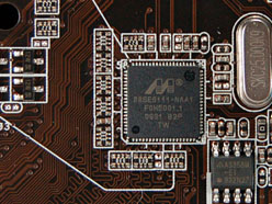 画像ギャラリー No.019のサムネイル画像 / ASUSのH57マザー「P7H57D-V EVO」実機写真レポート。手堅い作りのミドルハイクラスモデル