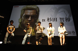 画像ギャラリー No.004のサムネイル画像 / ［TGS 2011］「メタルギア」キャスト陣と須田剛一さんがゲストとして登場したKONAMIブースの超豪華ラストステージ「Kojima Productions SPECIAL STAGE」をレポート