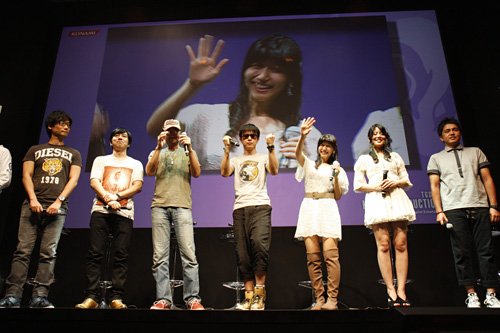 画像ギャラリー No.031のサムネイル画像 / ［TGS 2011］「メタルギア」キャスト陣と須田剛一さんがゲストとして登場したKONAMIブースの超豪華ラストステージ「Kojima Productions SPECIAL STAGE」をレポート