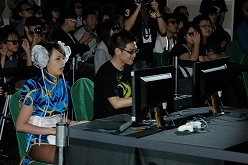 画像ギャラリー No.019のサムネイル画像 / ［COMPUTEX］NVIDIA主催の「ストリートファイターIV」大会に，西川善司が飛び入り参加するの巻