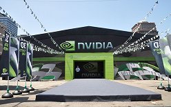 画像ギャラリー No.002のサムネイル画像 / ［COMPUTEX］2010年のNVIDIAは，タブレット，DX11，そして3D立体視。NVIDIAプレスカンファレンス詳報