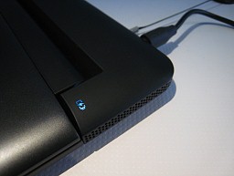 画像ギャラリー No.013のサムネイル画像 / ドックにつなぐとPCのように使える新コンセプトスマートフォン「ATRIX 4G」は，スーパーケータイ台風の目となるか