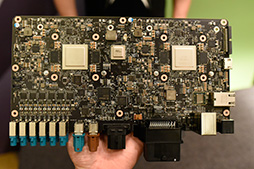 画像ギャラリー No.012のサムネイル画像 / ［COMPUTEX］NVIDIA，Pascal世代の未発表Tegraを公開。Tegraベースの「まだ誰も作ったことのないゲーム機」にも言及