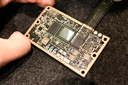 画像ギャラリー No.015のサムネイル画像 / ［COMPUTEX］NVIDIA，Pascal世代の未発表Tegraを公開。Tegraベースの「まだ誰も作ったことのないゲーム機」にも言及