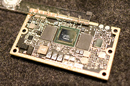 画像ギャラリー No.016のサムネイル画像 / ［COMPUTEX］NVIDIA，Pascal世代の未発表Tegraを公開。Tegraベースの「まだ誰も作ったことのないゲーム機」にも言及