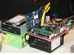 画像ギャラリー No.008のサムネイル画像 / ［COMPUTEX 2008＃13］Mini-ITXで「Crysis」「Bioshock」が動く！ VIA，「Mini-ITX 2.0」＆NVIDIAとの協業を発表