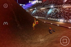画像ギャラリー No.007のサムネイル画像 / ［iPhone］命知らずのライダーになって華麗な技を！　「Red Bull X-Fighters」