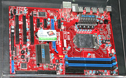 画像ギャラリー No.014のサムネイル画像 / ［COMPUTEX］大々的に展示されたMSIのグラフィックスカードと次世代マザーボードをまとめてチェック
