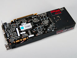 画像ギャラリー No.005のサムネイル画像 / 1枚にGTX 275と“PhysX専用”GTS 250を搭載。EVGA製デュアルGPUカード「CO-OP PhysX」を試す