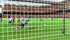 画像ギャラリー No.009のサムネイル画像 / 連載「PCゲームを持ち出そう!」。第53回はサッカーゲーム「UEFA EURO 2008」のPSP版を紹介