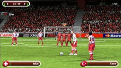 画像ギャラリー No.015のサムネイル画像 / 連載「PCゲームを持ち出そう!」。第53回はサッカーゲーム「UEFA EURO 2008」のPSP版を紹介