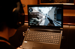 画像ギャラリー No.025のサムネイル画像 / 【PR】iiyama PCのゲーマー向けノートPCをコアゲーマーが本気で検証。実プレイムービーで分かるその快適さ