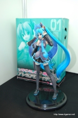 画像ギャラリー No.005のサムネイル画像 / 3D立体視対応筐体の「METAL GEAR ARCADE」，初音ミクが歌う「Project DIVA ARCADE」，「ラブプラス」プライズアイテムなどを見つけた，AOU2010 アミューズメント・エキスポレポート