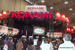 画像ギャラリー No.010のサムネイル画像 / 3D立体視対応筐体の「METAL GEAR ARCADE」，初音ミクが歌う「Project DIVA ARCADE」，「ラブプラス」プライズアイテムなどを見つけた，AOU2010 アミューズメント・エキスポレポート
