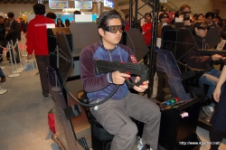 画像ギャラリー No.014のサムネイル画像 / 3D立体視対応筐体の「METAL GEAR ARCADE」，初音ミクが歌う「Project DIVA ARCADE」，「ラブプラス」プライズアイテムなどを見つけた，AOU2010 アミューズメント・エキスポレポート